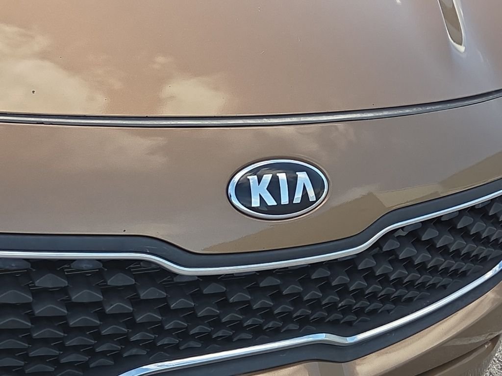 Used 2017 Brown Kia LX image 13