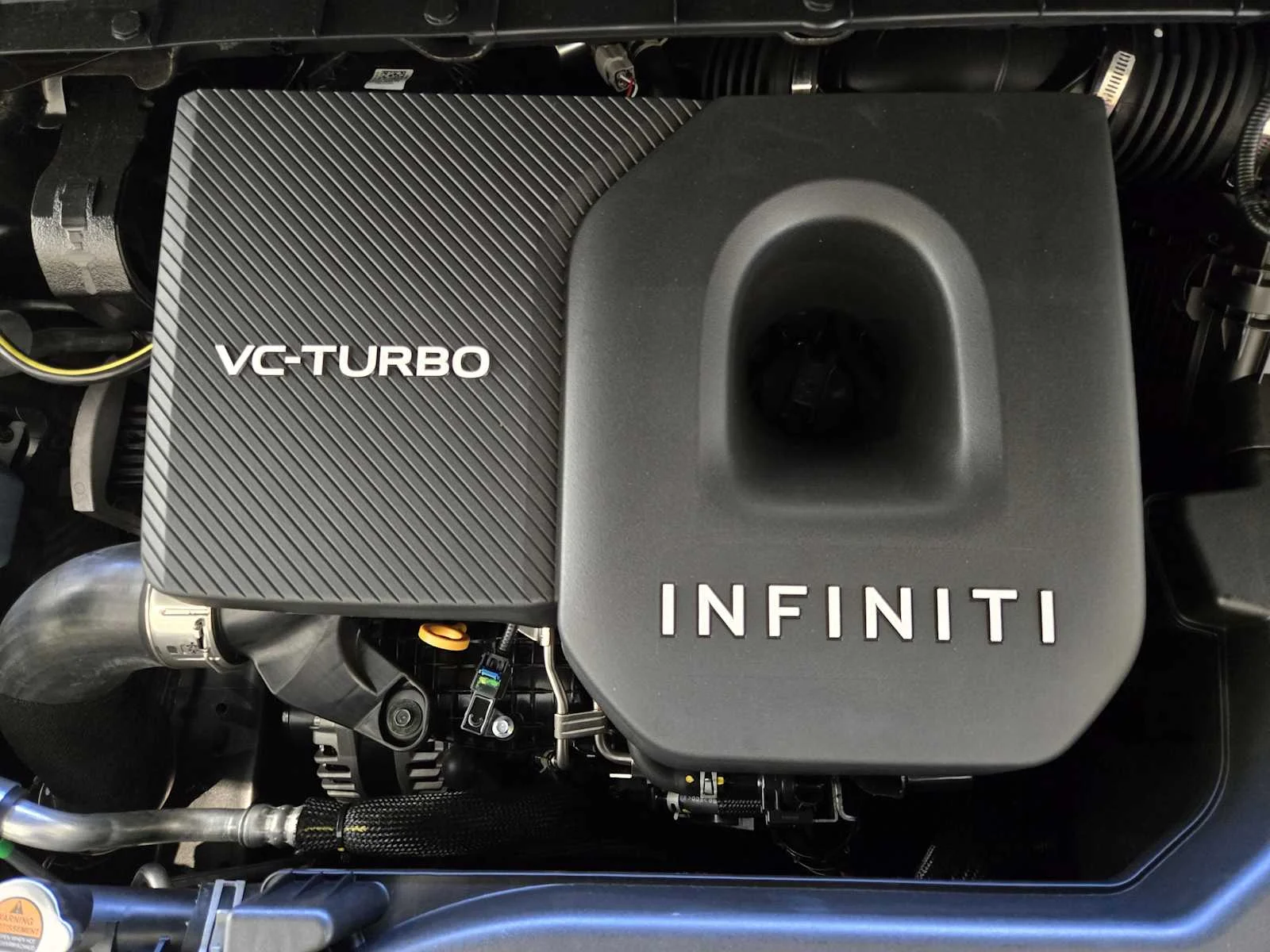 New 2026 2T GRPT SHDW INFINITI Sport AWD image 23