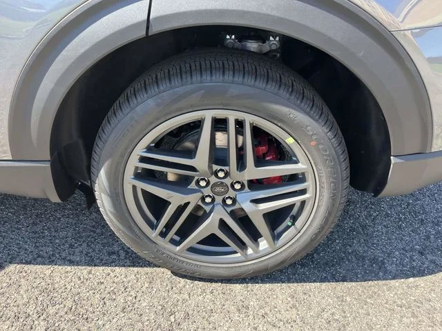 New 2026 Carbonized Gray Metallic Ford ST-Line image 4