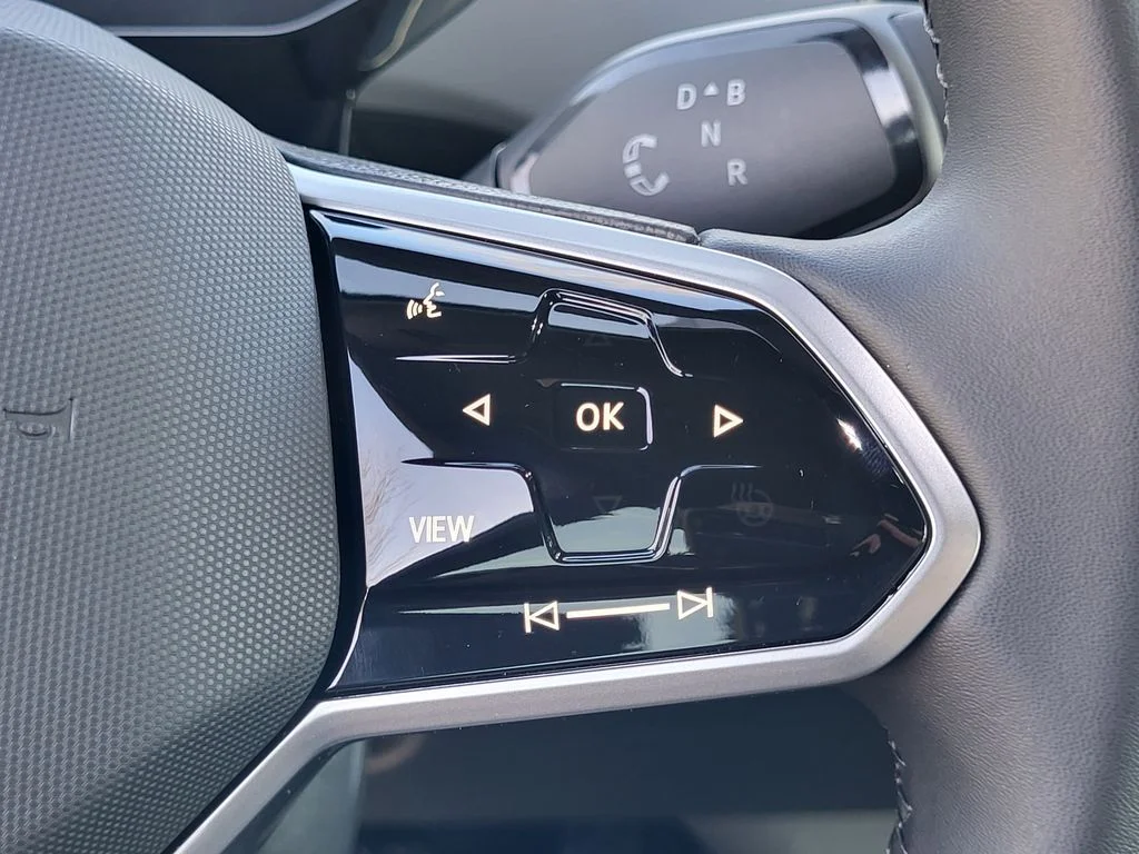New 2025 Opal White Pearl Volkswagen Pro image 11