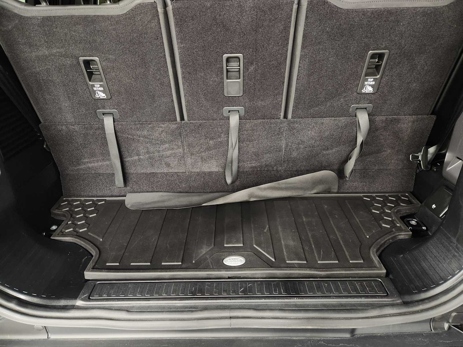 2025 Land Rover Defender X-Dynamic SE - Photo 58