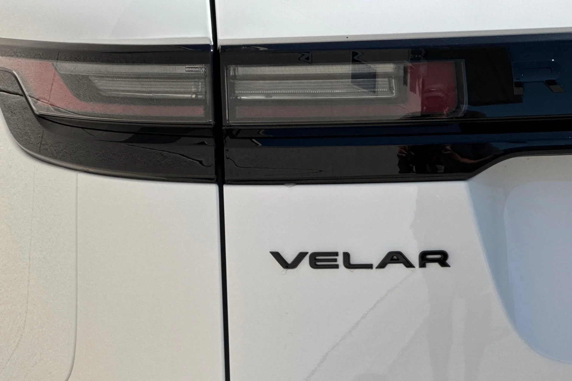 New 2026 Fuji White Land Rover Dynamic SE image 12