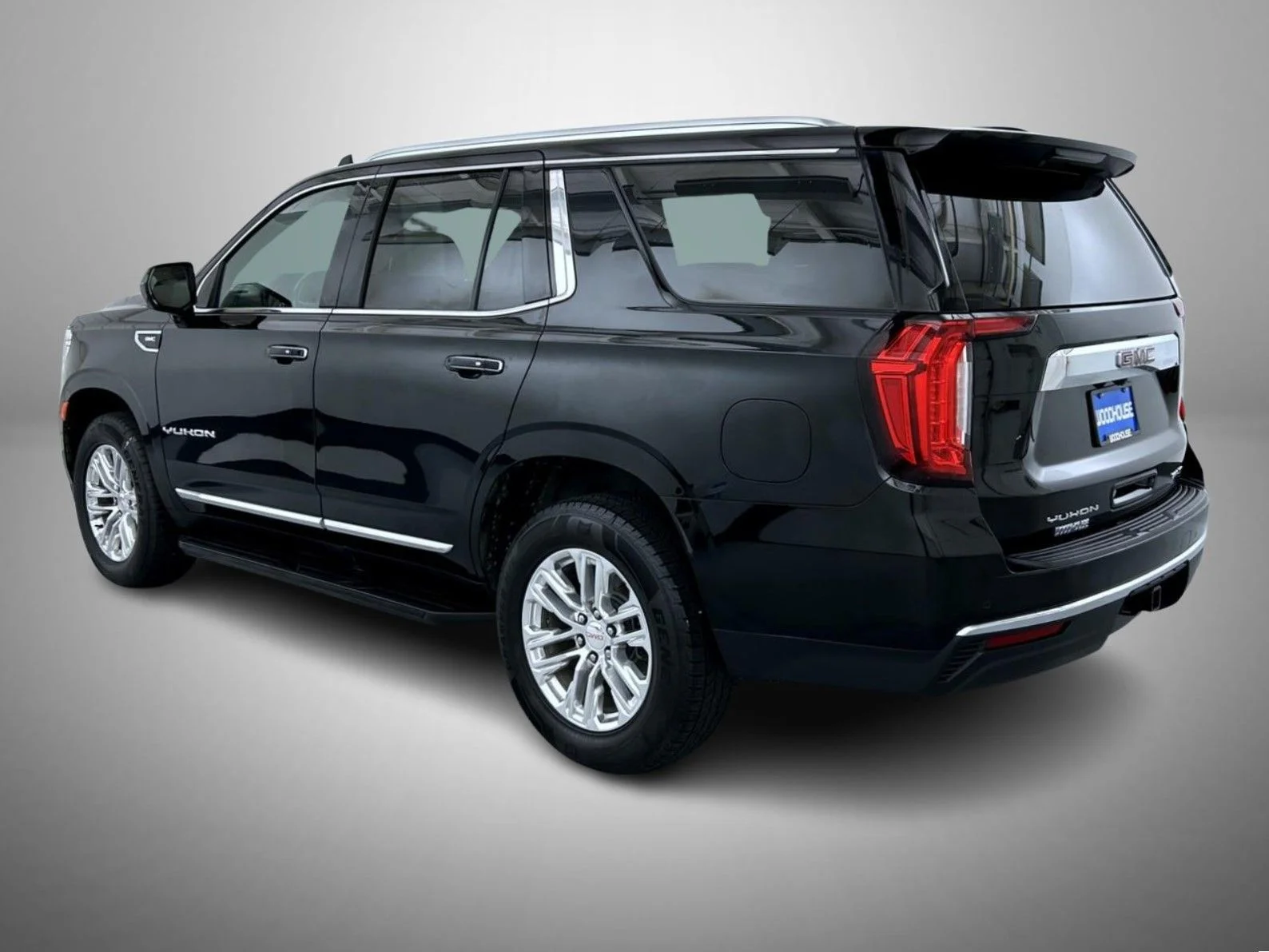 Used 2021 Black GMC SLT image 7