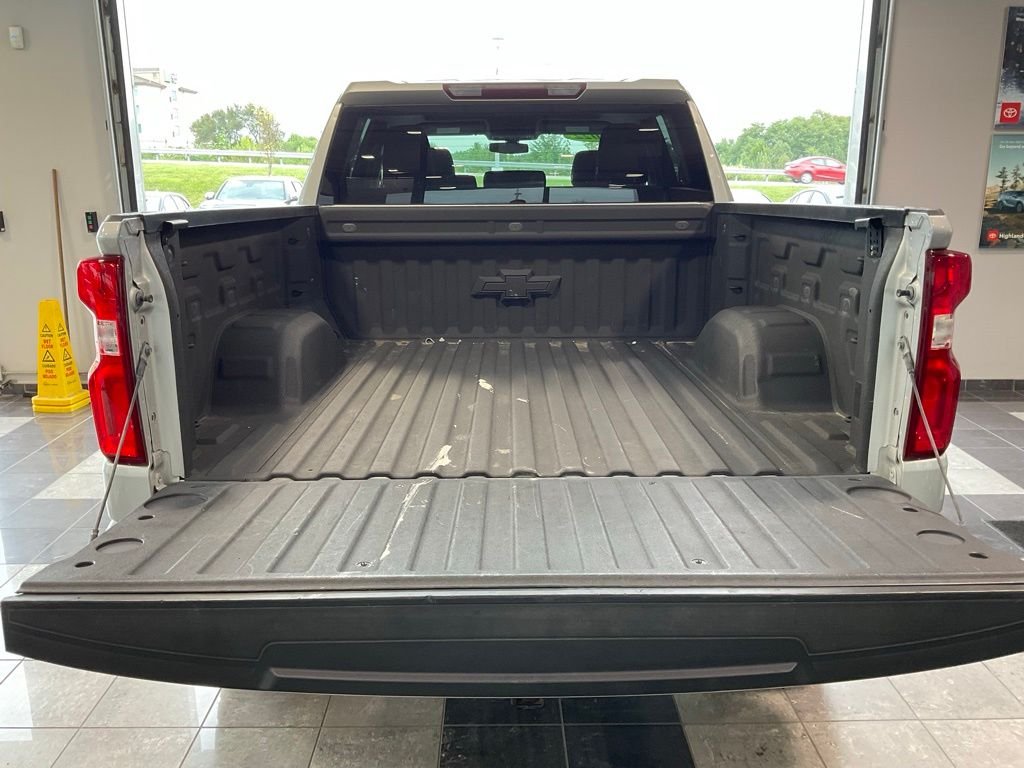 Used 2022 Silver Chevrolet LT Trail Boss image 5