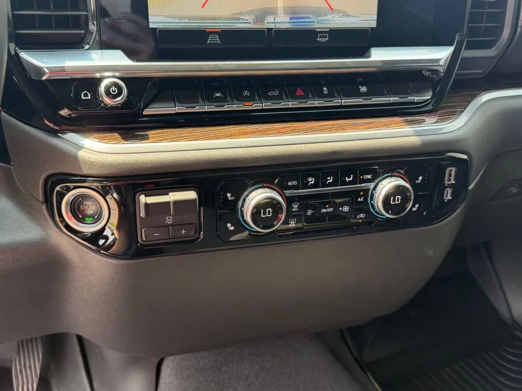 Used 2025 Silver GMC Elevation image 24