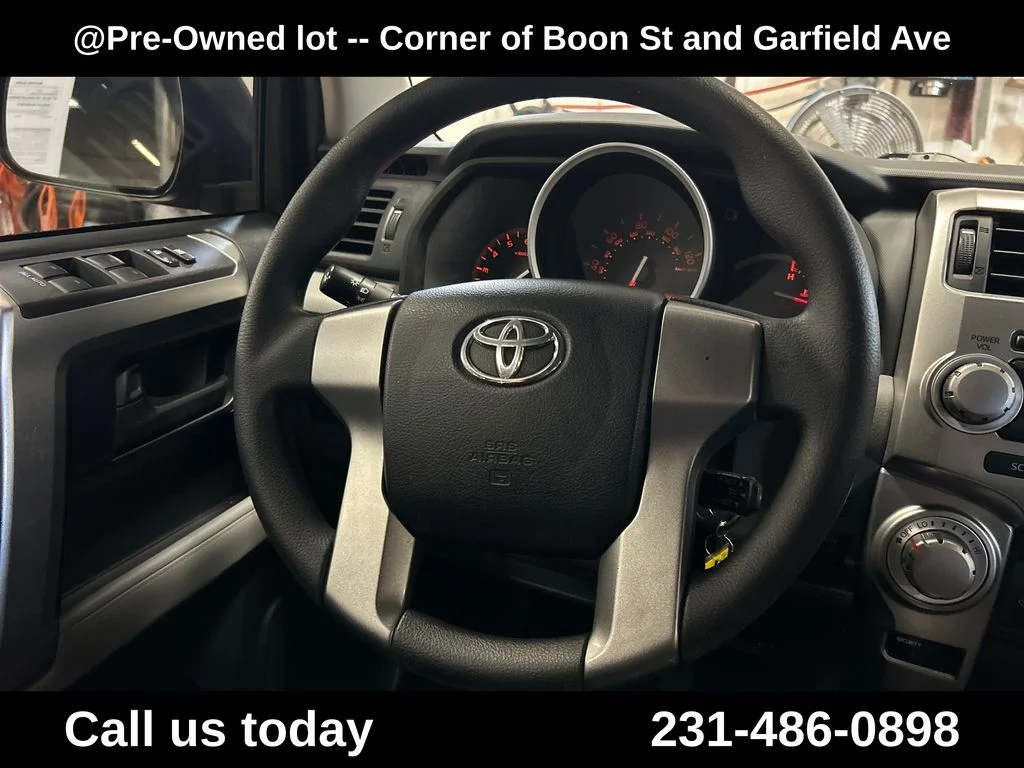 Used 2011  Toyota Trail image 19