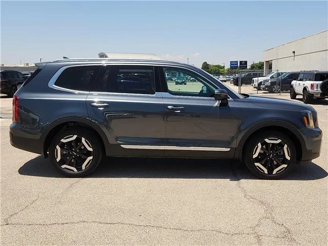 Used 2024 Gravity Gray - KDG KIA S Front-Wheel Drive image 5