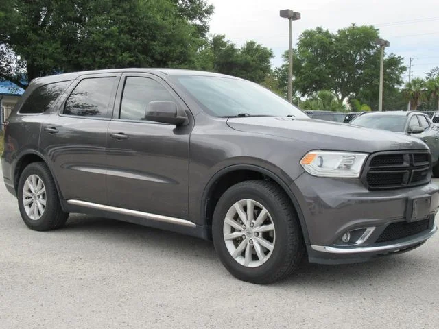 Used 2019 Gray Dodge SXT image 1