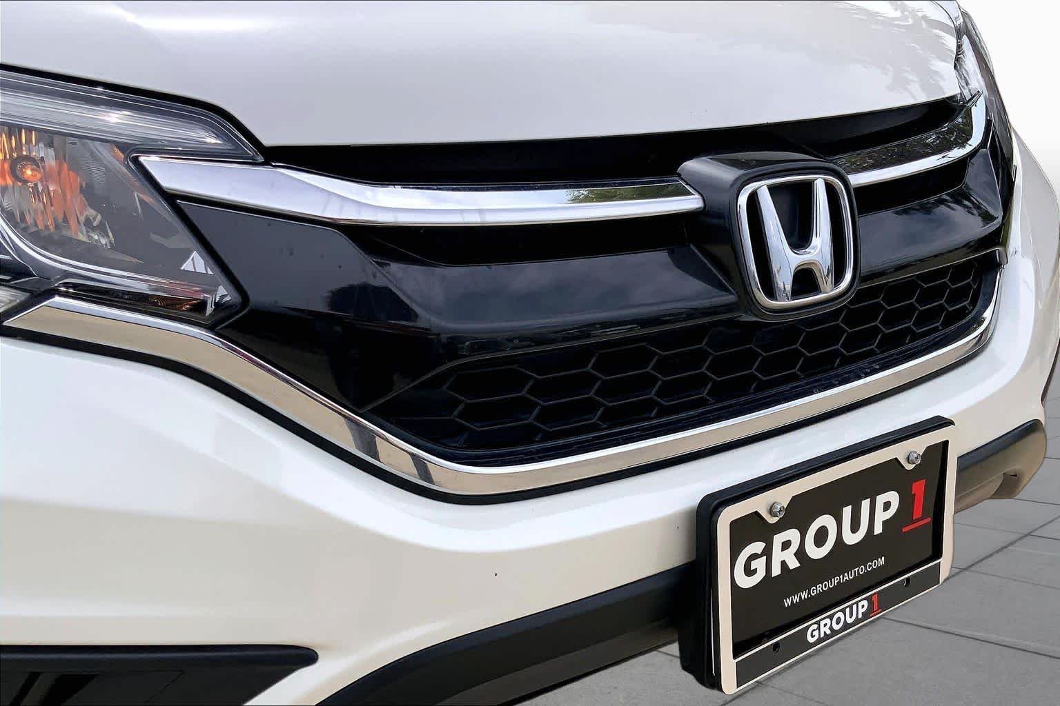 Used 2016 White Diamond Pearl Honda LX image 28