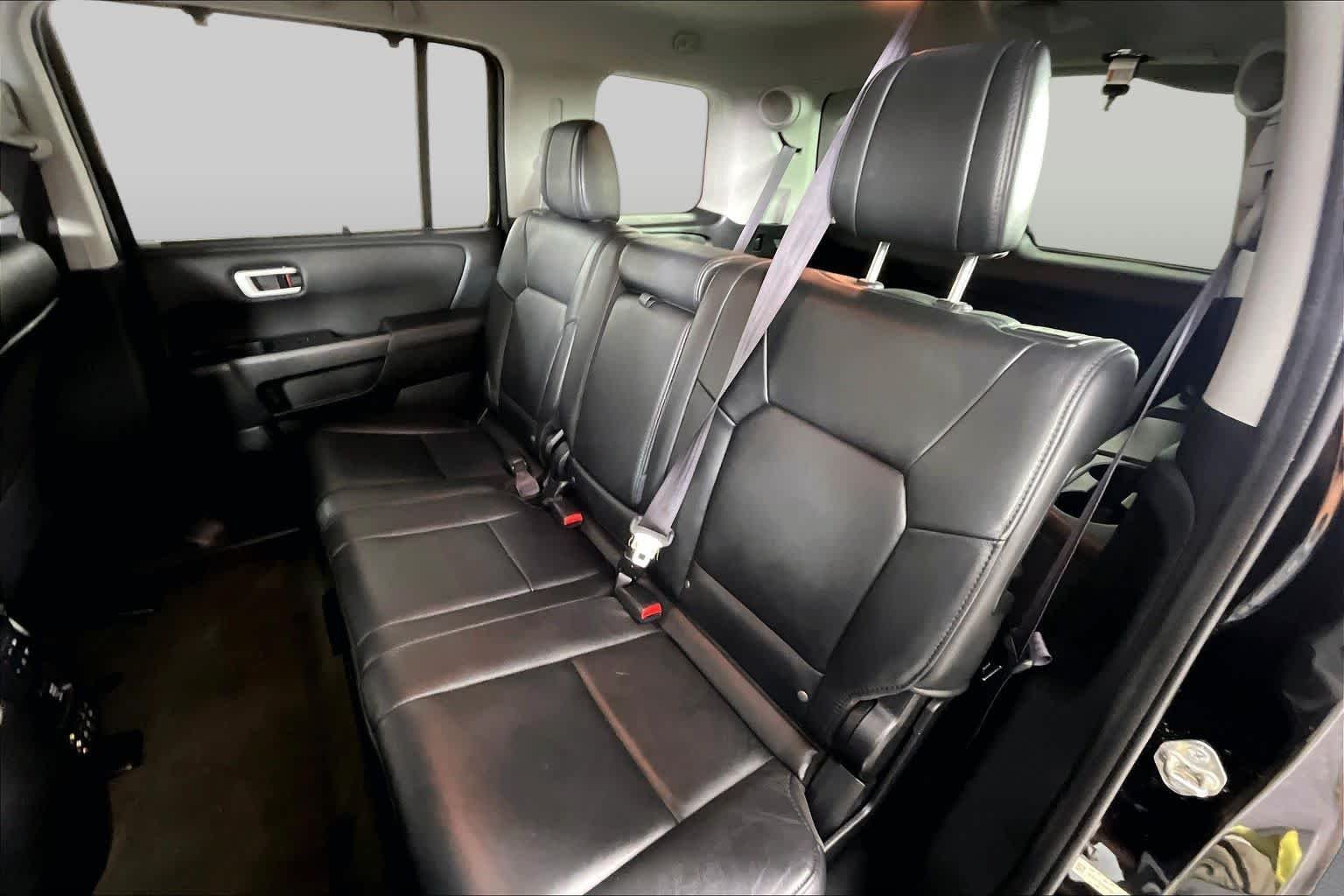 Used 2015 Crystal Black Pearl Honda Touring image 18