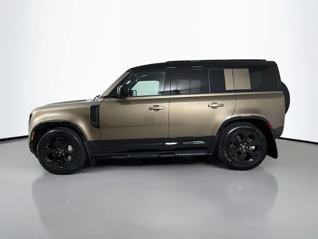 Certified Used 2025 Gray Land Rover X-Dynamic SE image 8