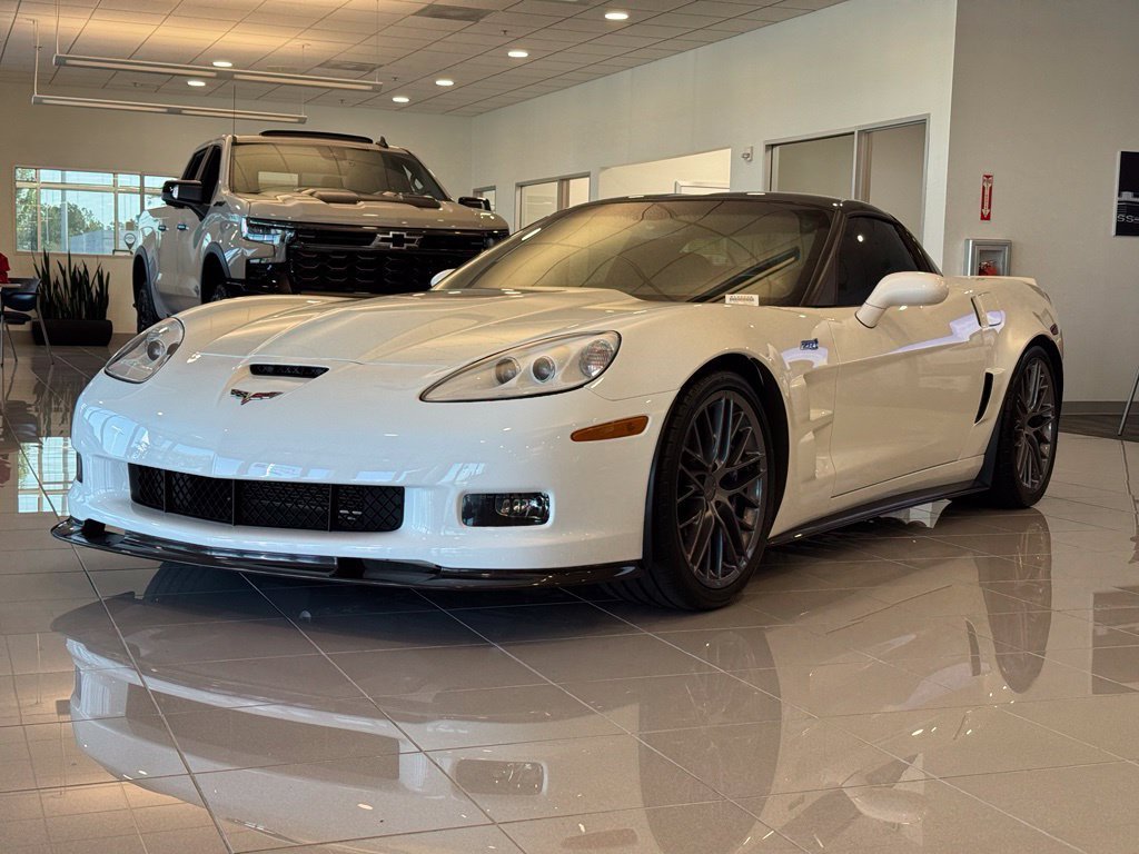 Used 2010 ARCTIC WHITE Chevrolet ZR1 w/1ZR image 9