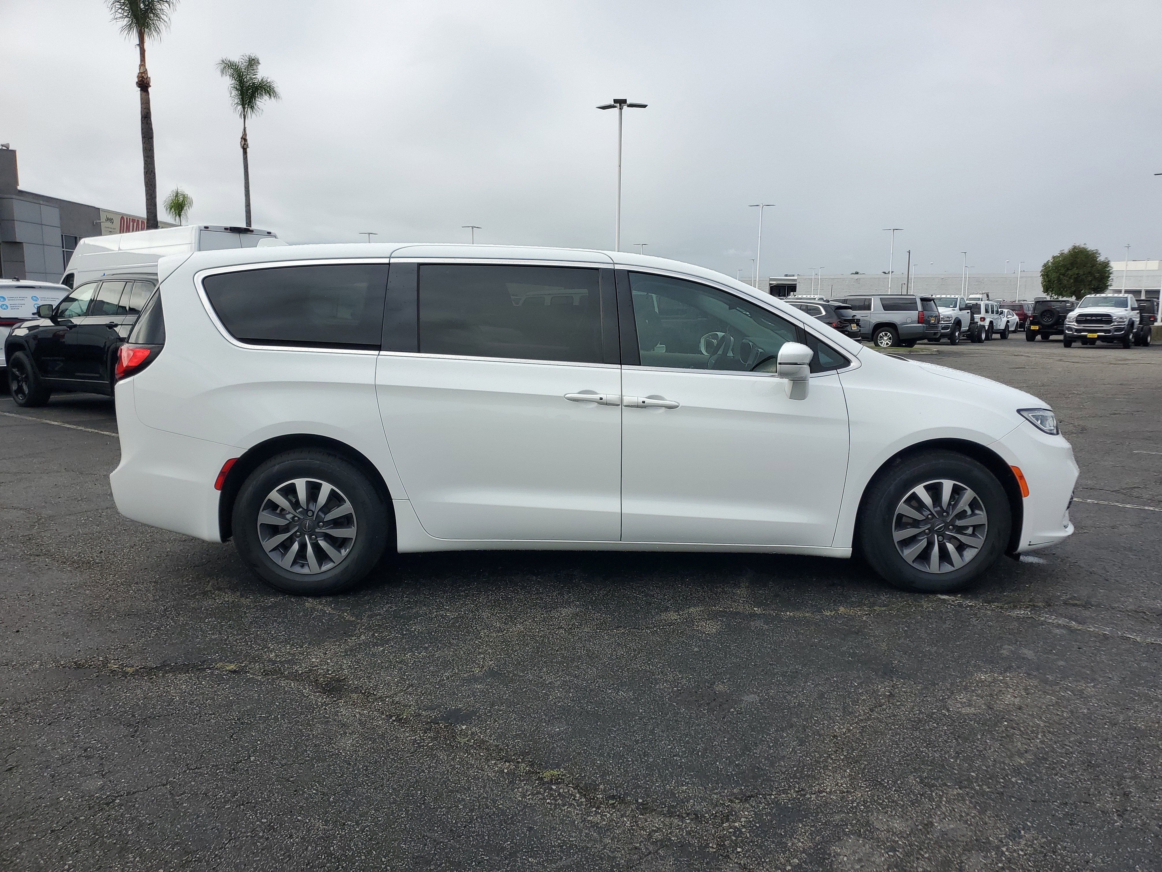 Used 2022 Chrysler Pacifica Hybrid Touring L with VIN 2C4RC1L73NR231307 for sale in Ontario, CA