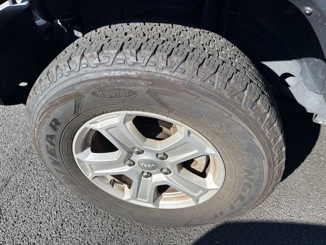 Used 2019 Gray Jeep Unlimited Sport S image 6