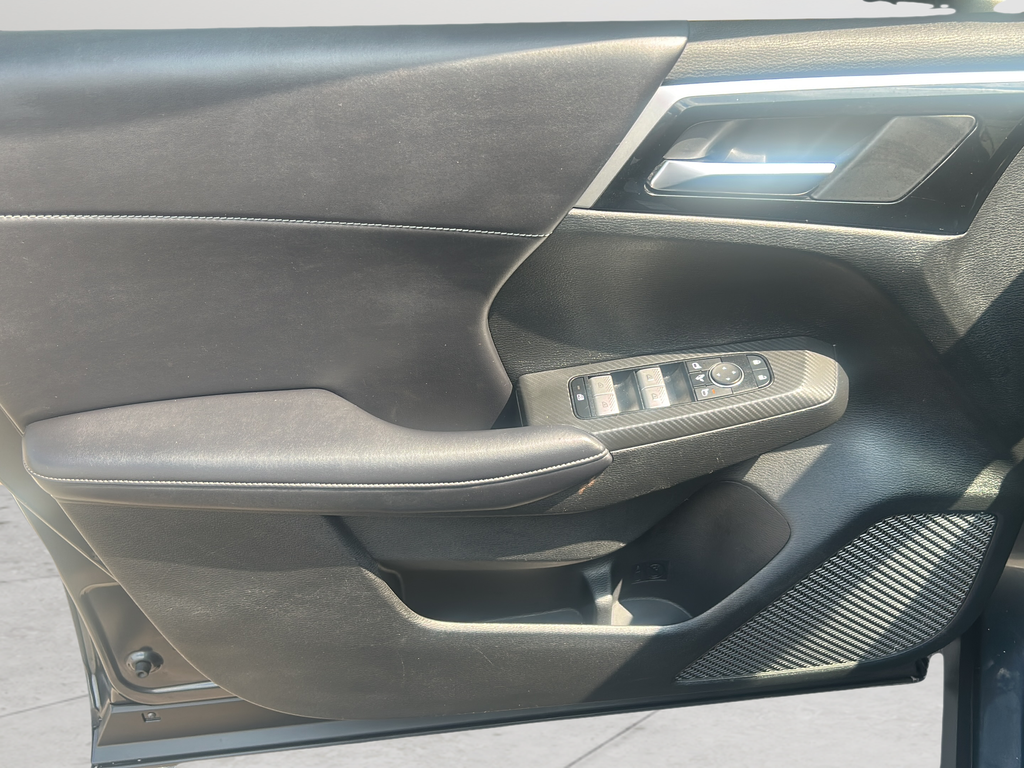 Used 2024 Gray Mitsubishi SE image 9