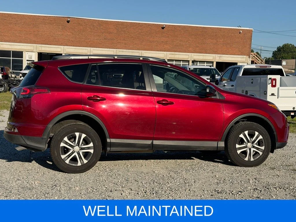 Used 2018 Red Toyota LE image 3