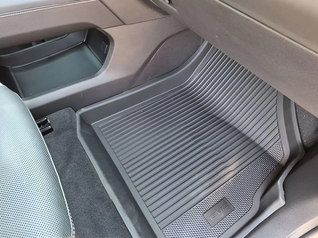 2026 GMC Acadia Denali - Photo 44
