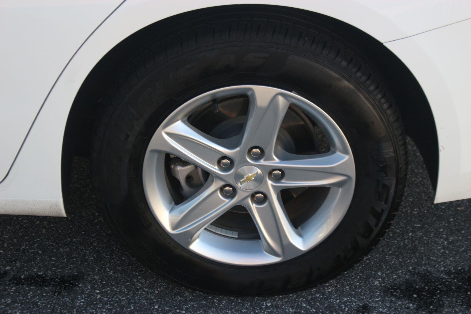 Used 2024 Summit White Chevrolet 1LT image 36