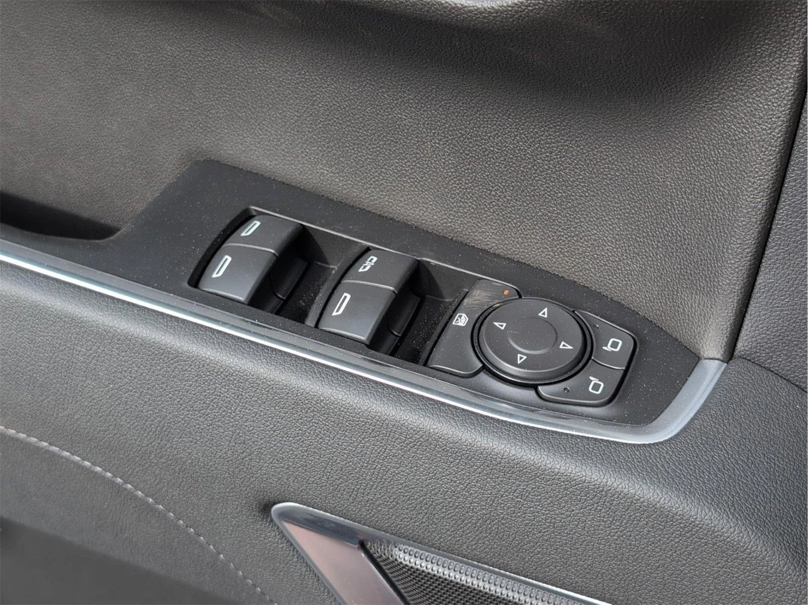 New 2026 Onyx Black GMC Elevation image 15