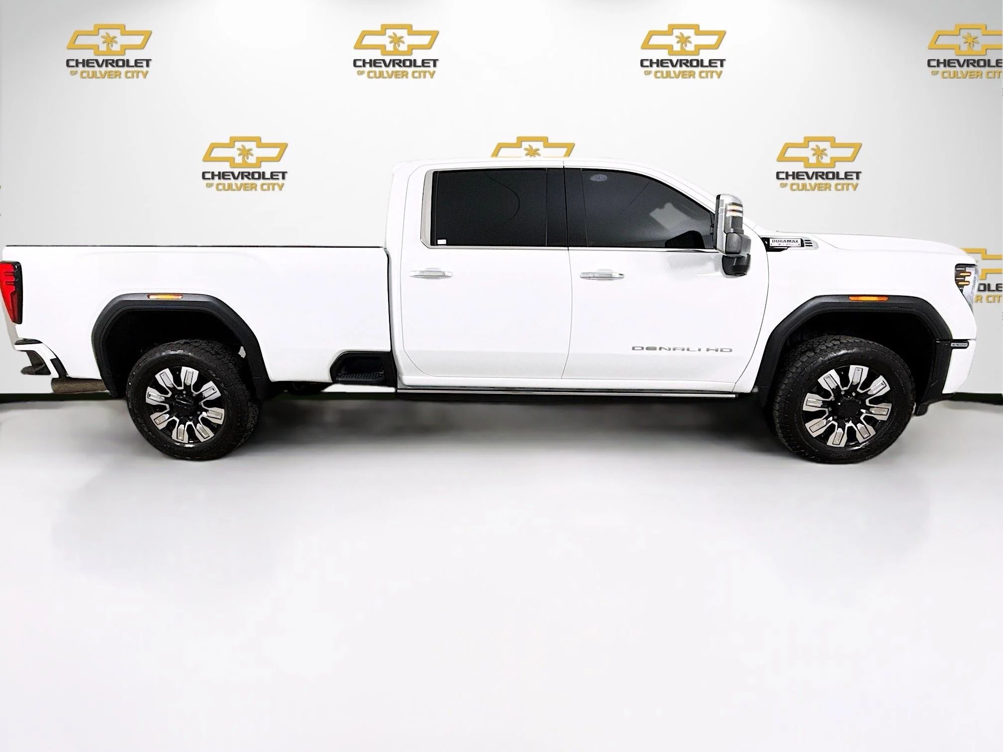 Used 2024 Summit White GMC Denali image 9