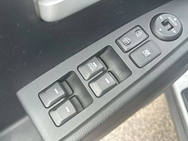Used 2015  Kia LX image 17