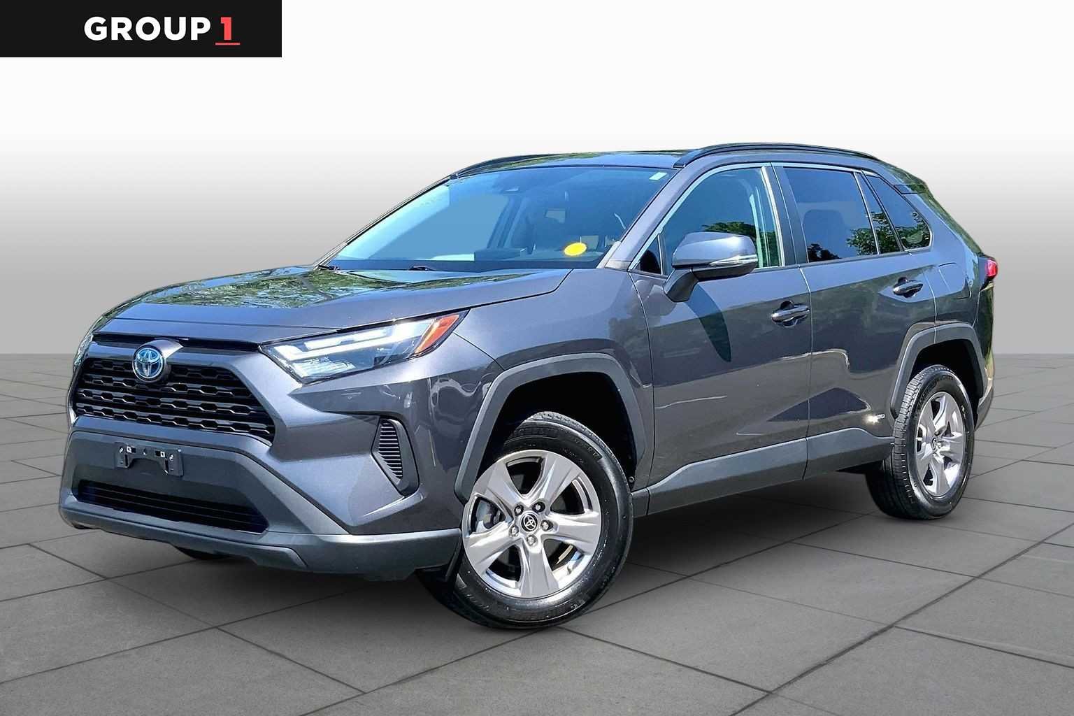 2022 Toyota RAV4 Hybrid XLE