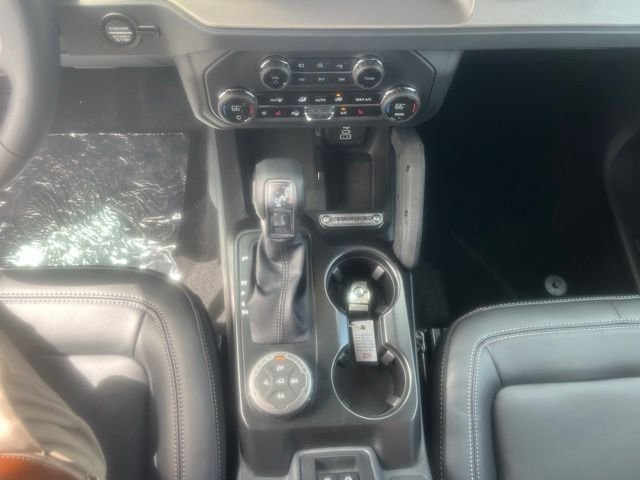 New 2026 Avalanche Gray Ford Outer Banks® image 17