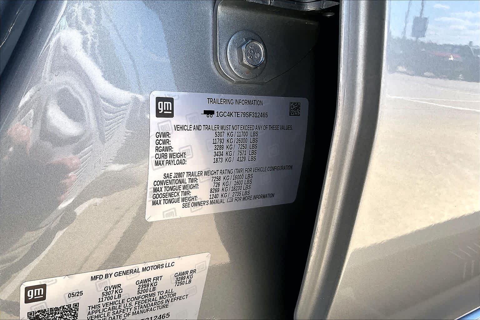 Used 2025 Sterling Gray Metallic Chevrolet LT image 37
