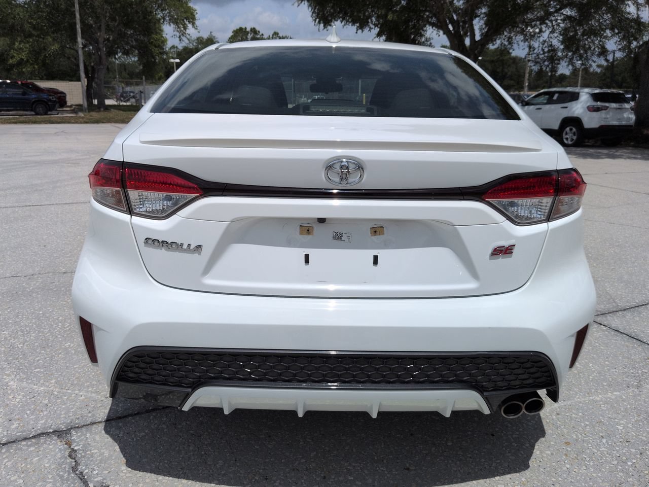 Used 2021 Blizzard Pearl Toyota SE image 6