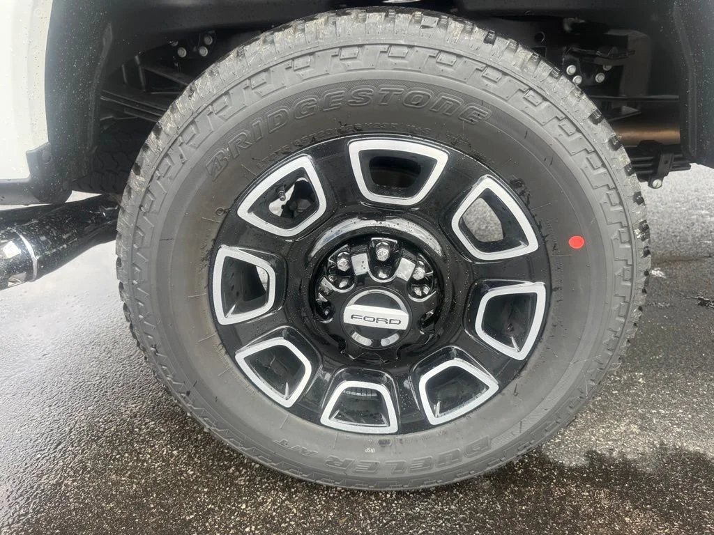 New 2026 Star White Metallic Tri-Coat Ford F-250® Platinum® image 57