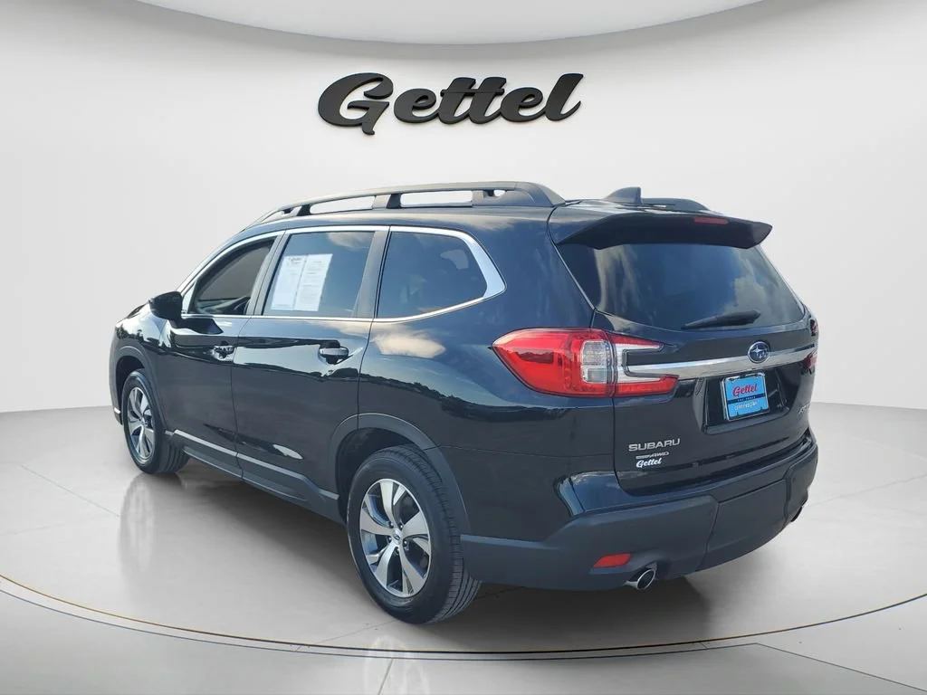 Used 2025 Black Subaru Premium 7-Passenger image 7