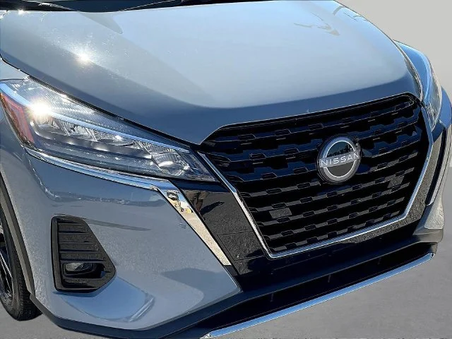 Used 2024 Gray Nissan SR image 33