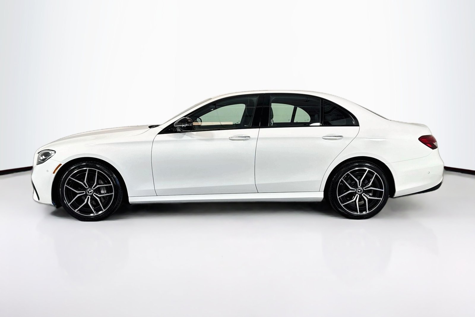Certified Used 2022 Manufaktur Diamond White Mercedes-Benz E 350 image 8