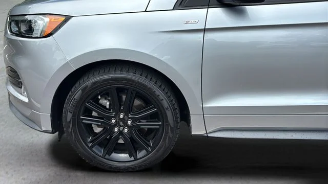 Used 2023 Silver Ford ST Line image 35