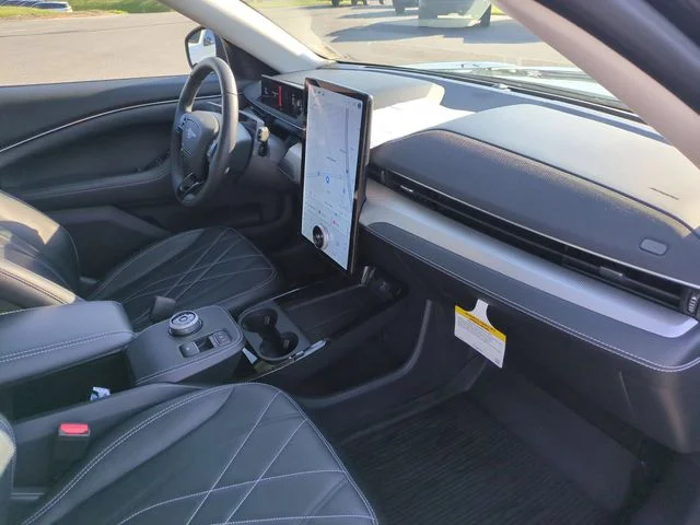 Used 2021 Gray Ford Select image 34