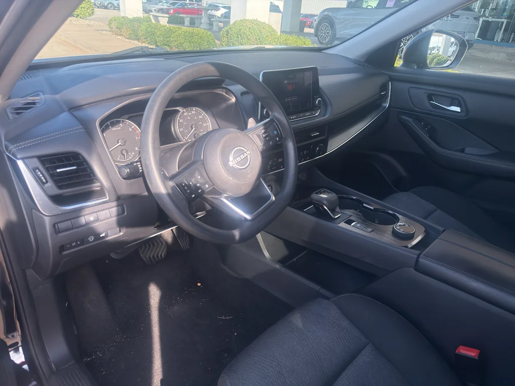 Used 2024 Super Black Nissan SV image 10