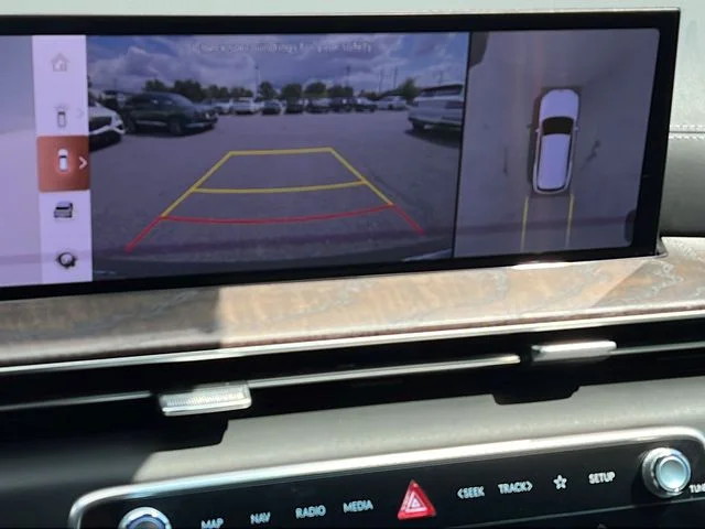 Used 2025 Silver Genesis 3.5T Prestige image 17