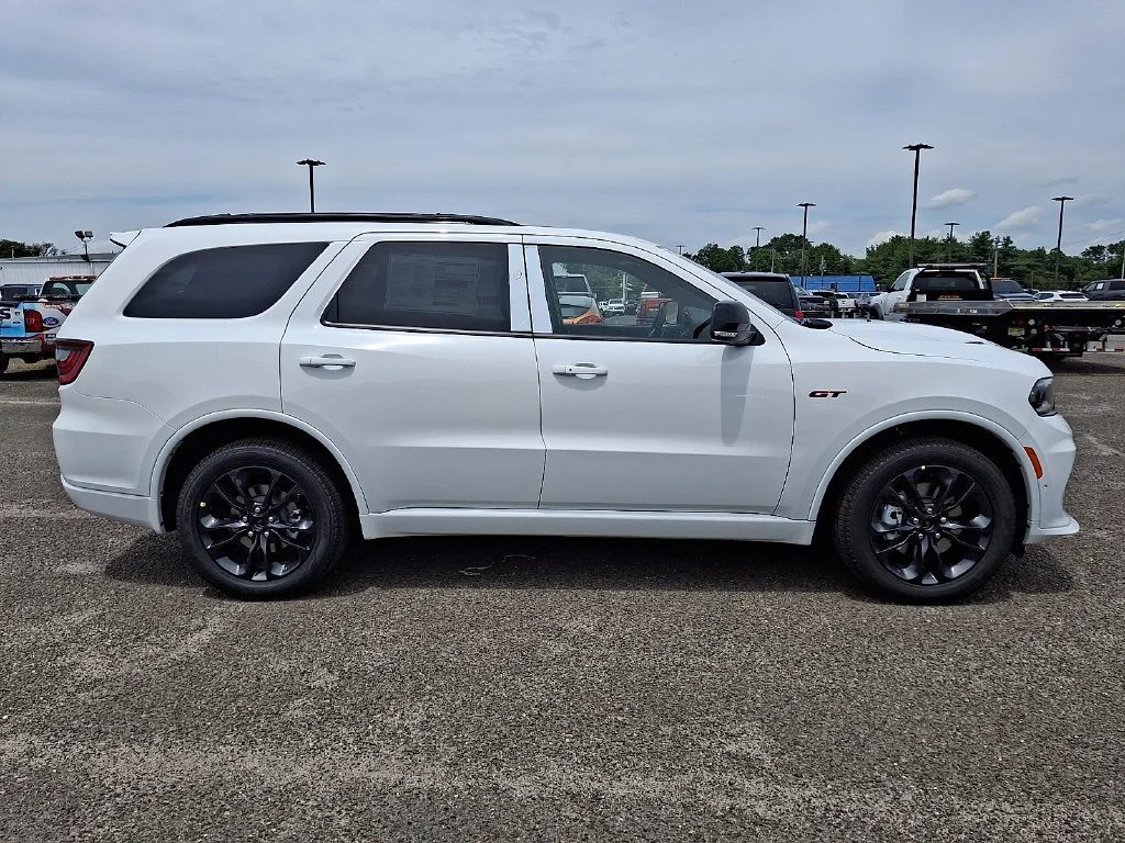 New 2026 White Knuckle Clear-Coat Exterior Paint Dodge GT Plus image 9