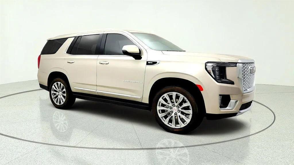 Used 2024 Pearl Beige Metallic GMC 4WD 4dr Denali w/ 22