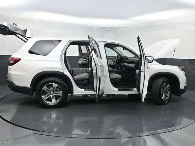 2025 Honda Pilot EX-L - Photo 41