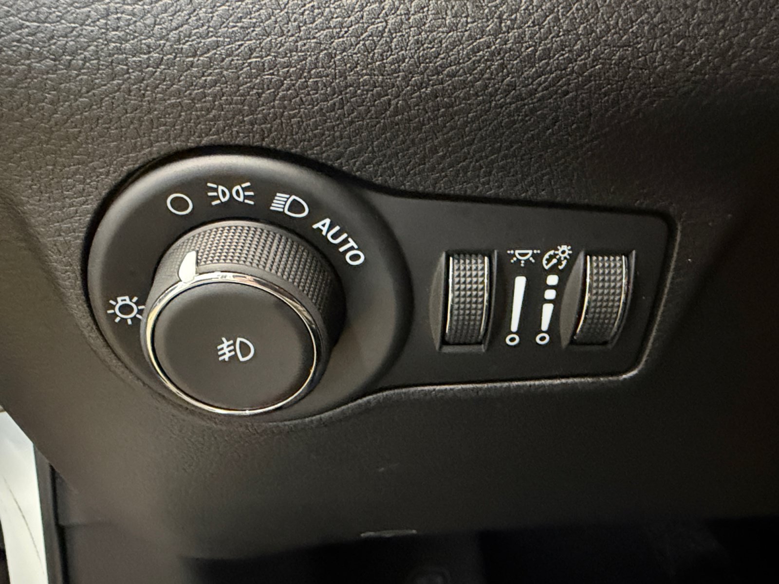 Used 2024 Bright White Clearcoat Jeep Limited image 26