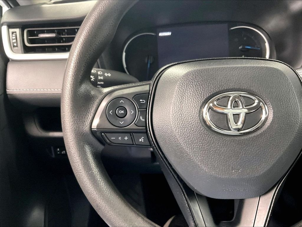Used 2025 White Toyota XLE image 22