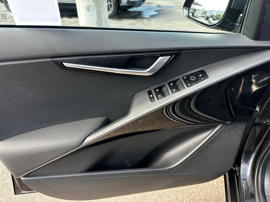 Used 2023 Gray Kia Wind image 24
