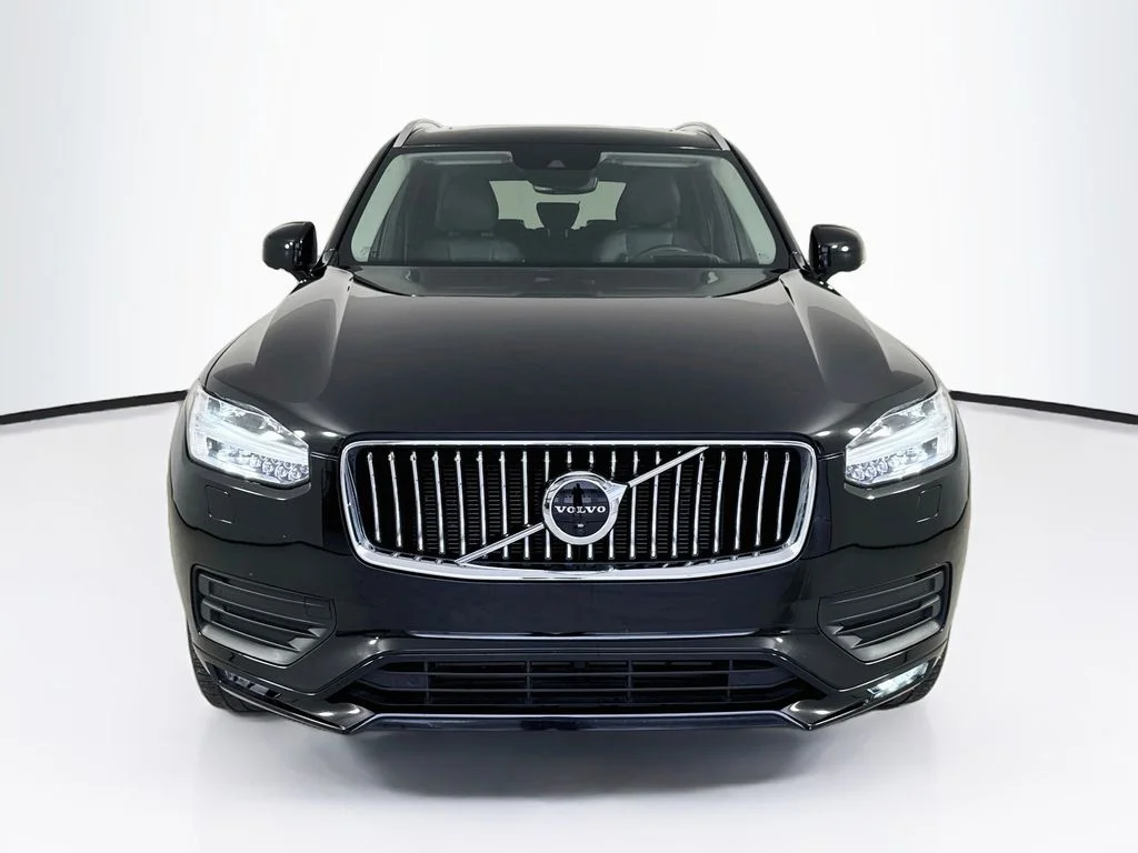Used 2021 Onyx Black Metallic Volvo T6 Momentum image 2
