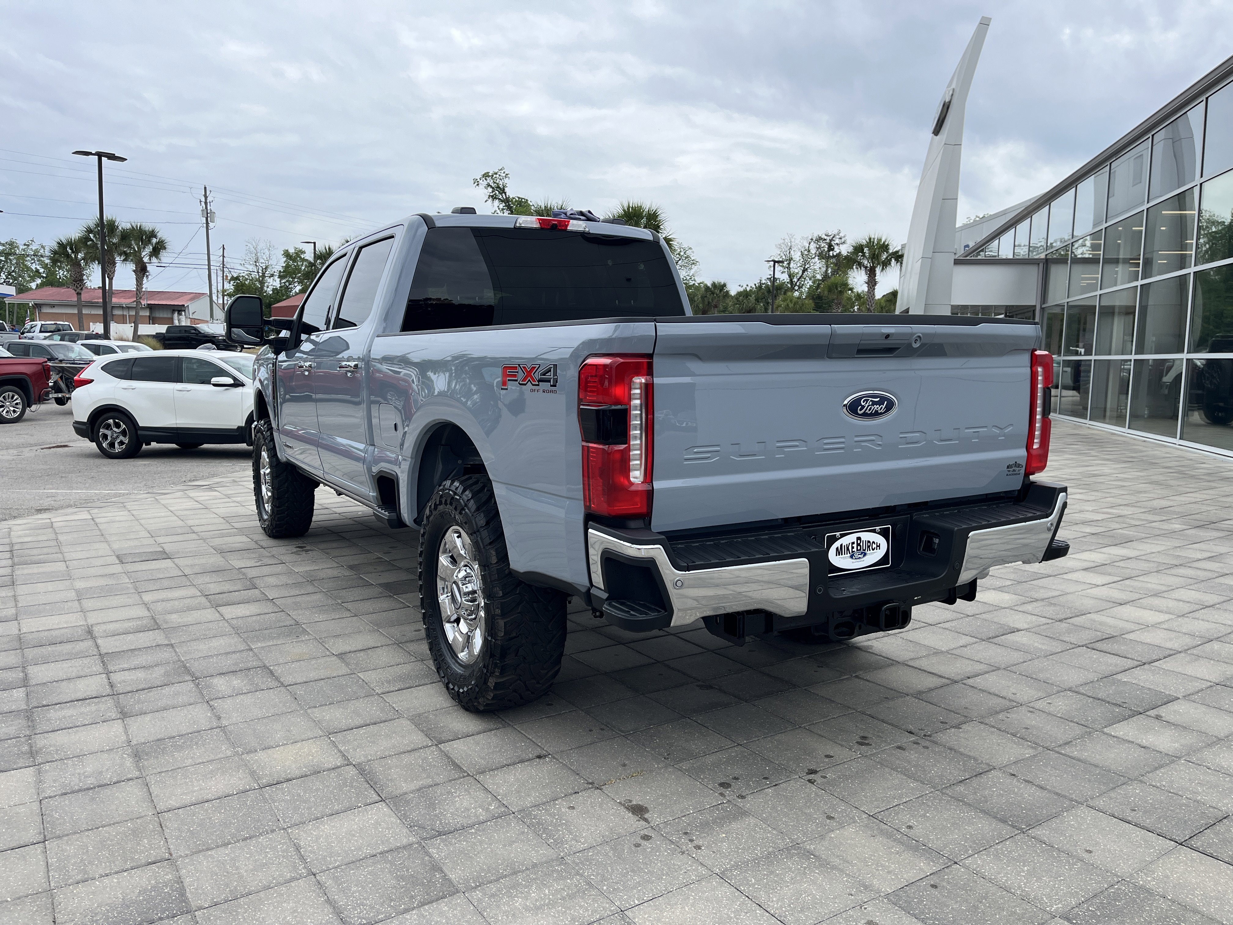 New 2026 Glacier Gray Metallic Tri-Coat Ford F-250® Lariat® image 4