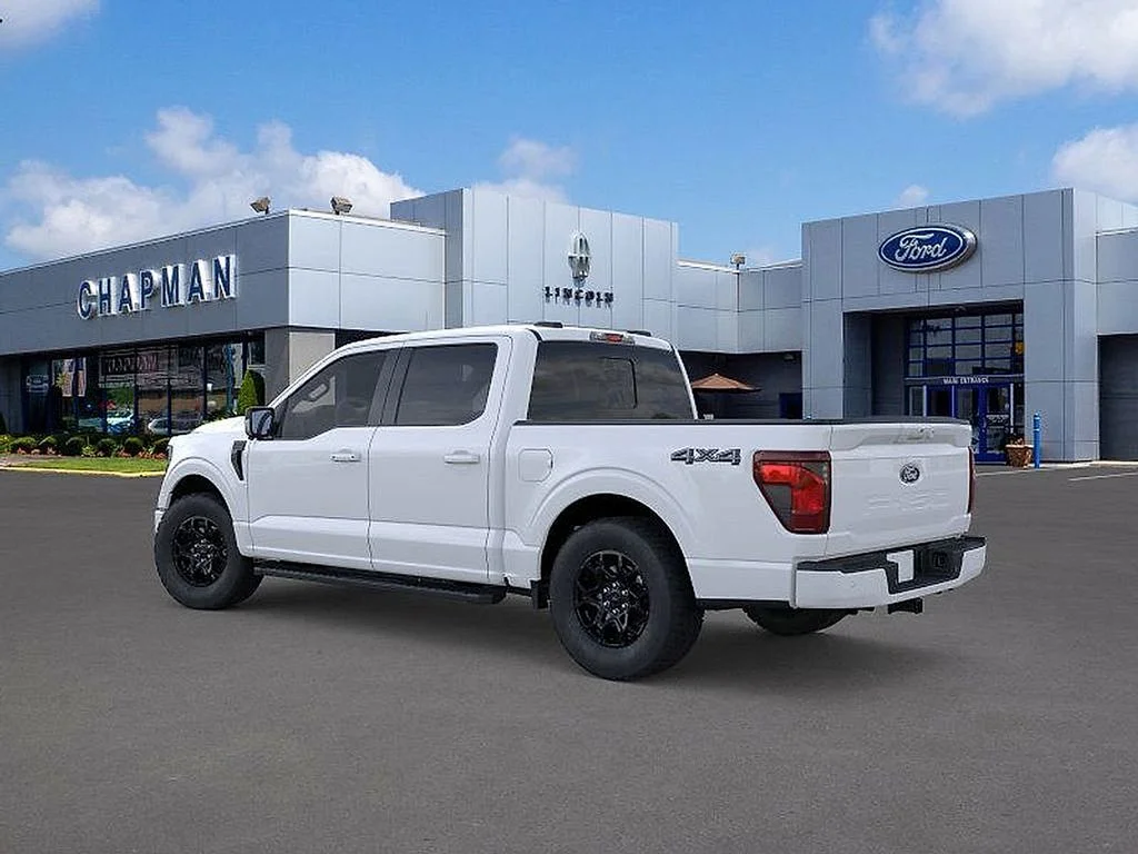 New 2026 Oxford White Ford XLT image 4