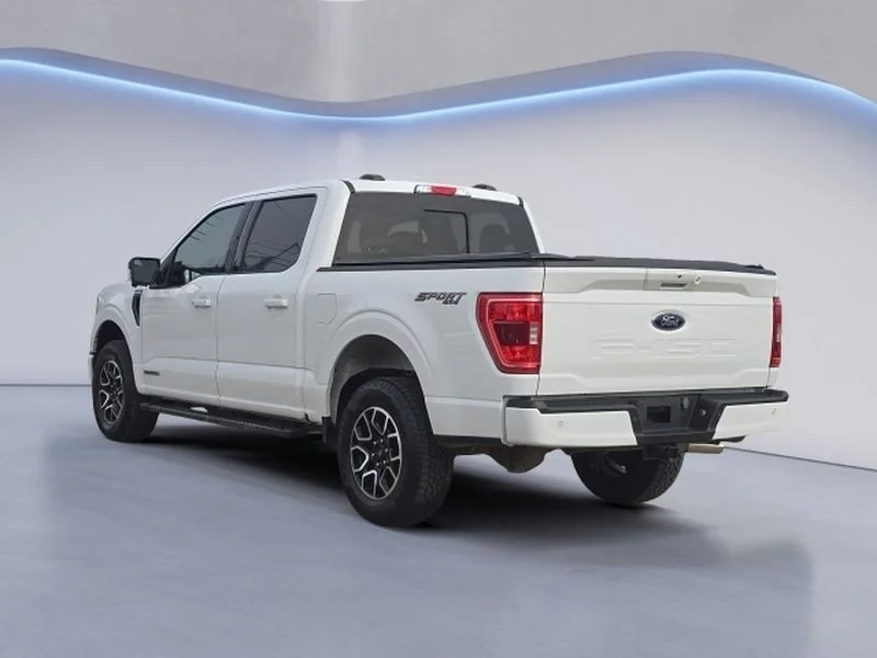 Certified Used 2023 Oxford White Ford XLT image 4
