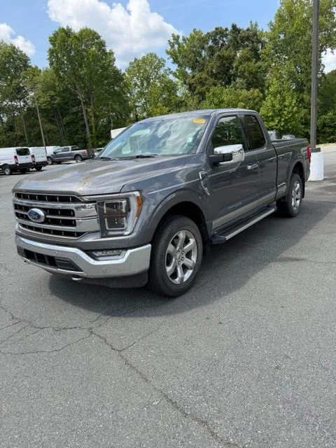 Used 2022 Gray Ford Lariat image 3