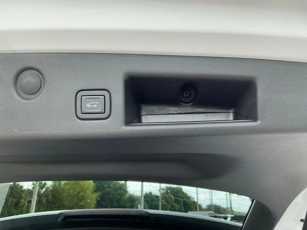 Used 2024 Beige Chevrolet Premier image 20