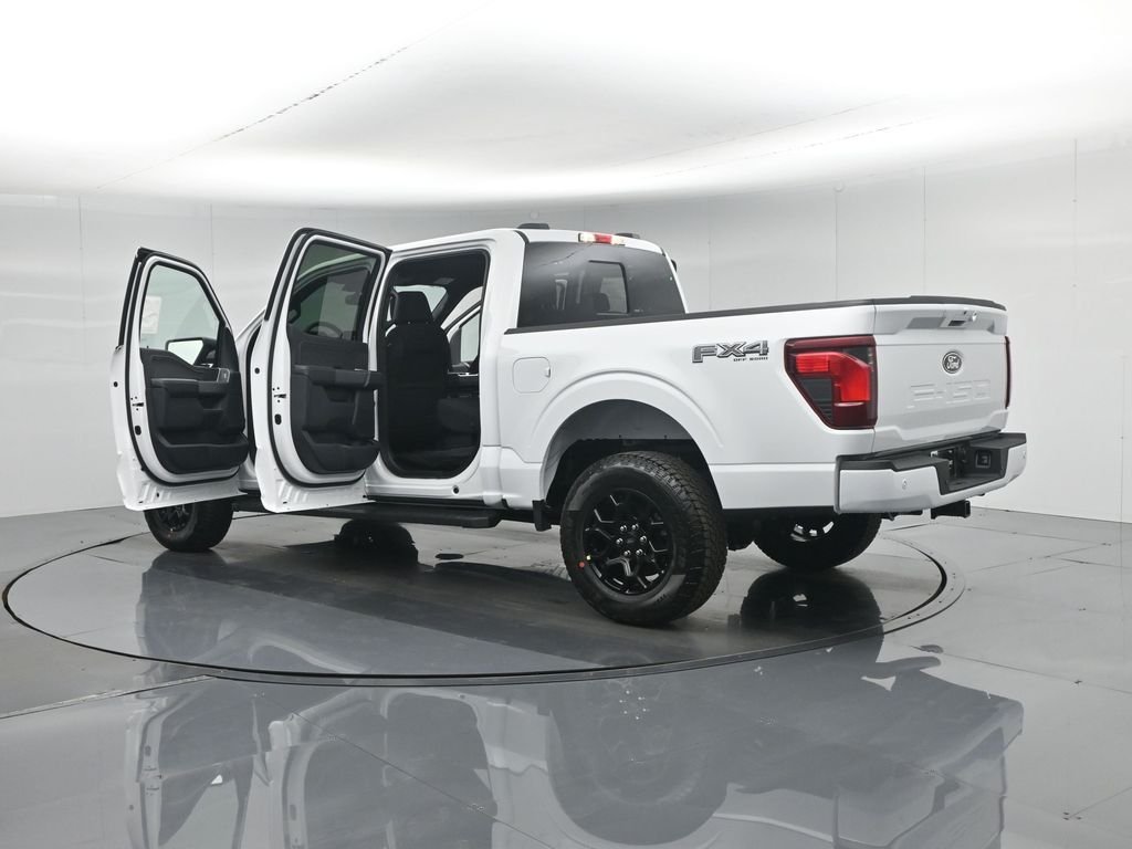 New 2026 Oxford White Ford XLT image 37